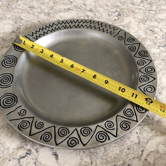 Wilton Armetale Hollowware Reggae Round Tray - Picture 7 of 12